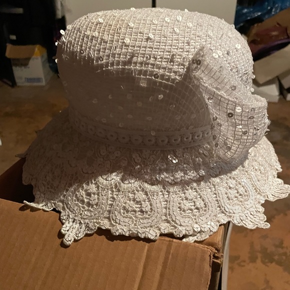 Hat - Picture 3 of 9